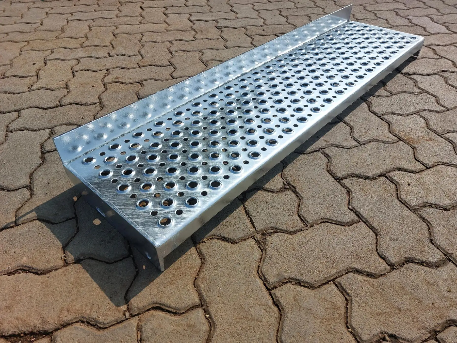 Galvanized perforated steel stair tread plate